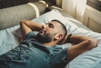 Wisselende bedtijden raken je hart harder dan kort slapen