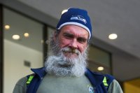 Je baard mag weer groeien, je kapsel juist niet