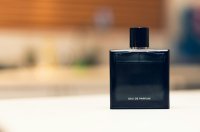 Mannen stapelen nu drie parfums tegelijk, en dat werkt