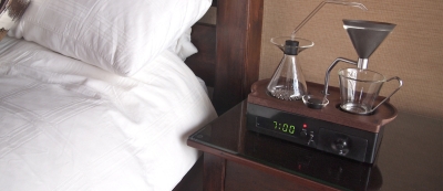 Deze wekker maakt je wakker met een vers kopje koffie!