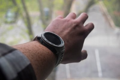 Dit Garmin-horloge houdt contact zonder telefoonbereik