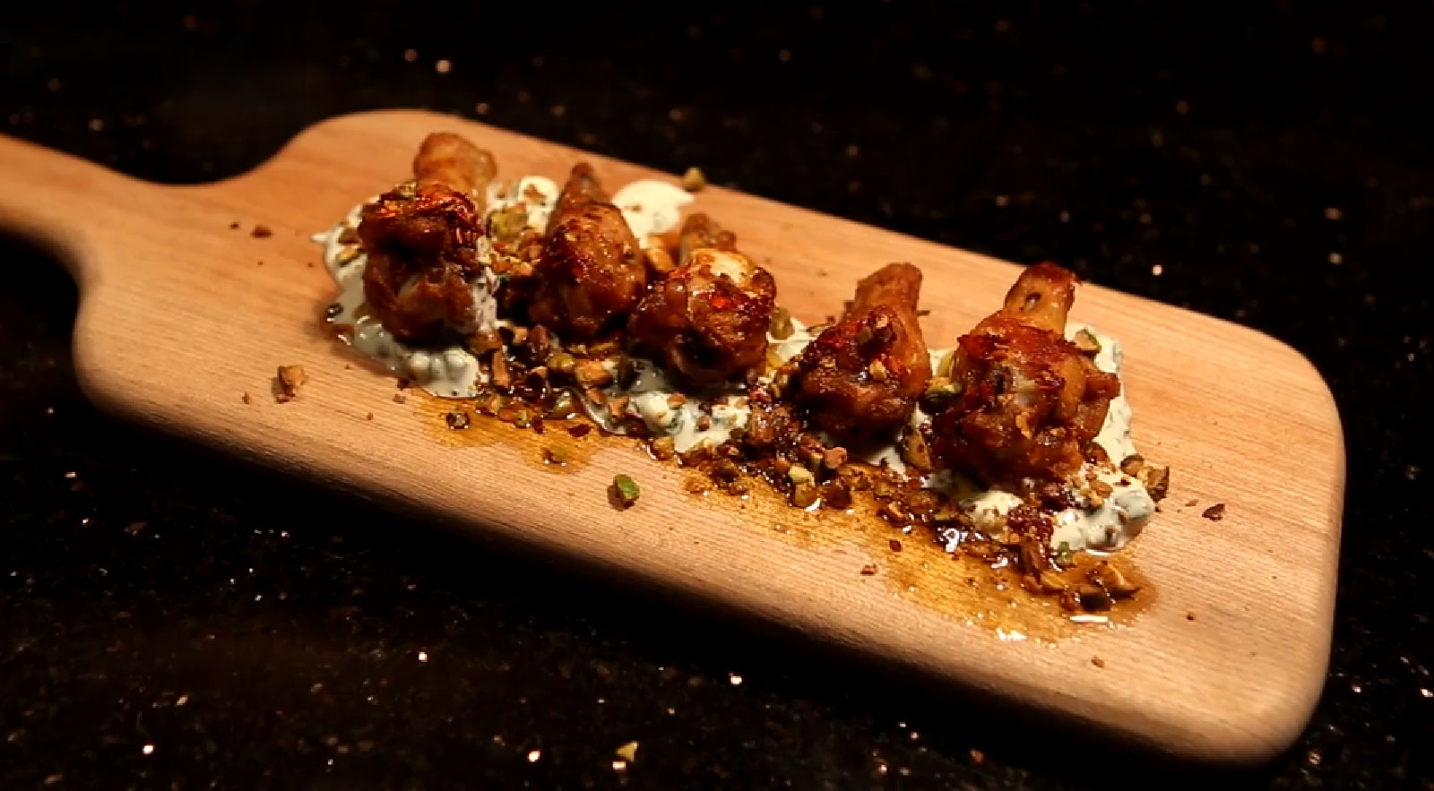 Guysnack: de lekkerste homemade hotwings die je ooit zult eten