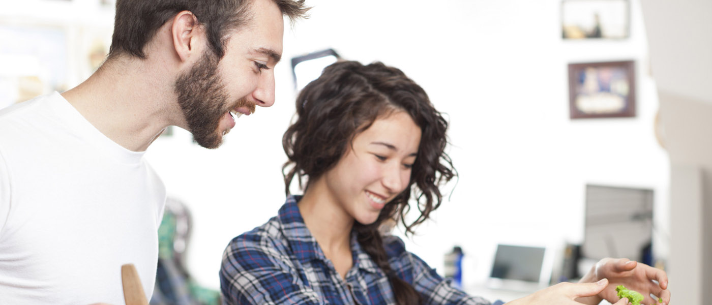 Woon je samen? Doe deze 7 (kleine) dingen om haar tevreden te houden!